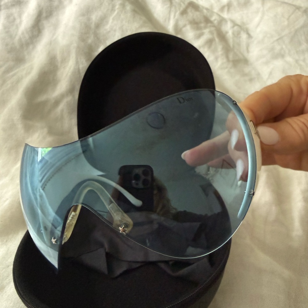 Iconic Dior ski wrap sunglasses in case. Pristine. Sleek Blue Tinted Visor - Picture 5 of 8